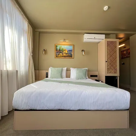 By Kinyas * イスタンブール