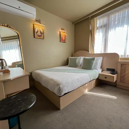 By Kinyas イスタンブール