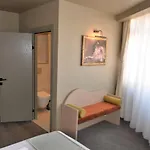By Kinyas איסטמבול