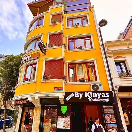 Hotel By Kinyas