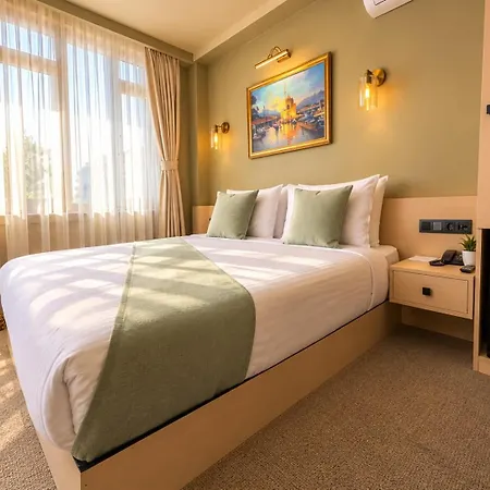 By Kinyas Hotel 5*