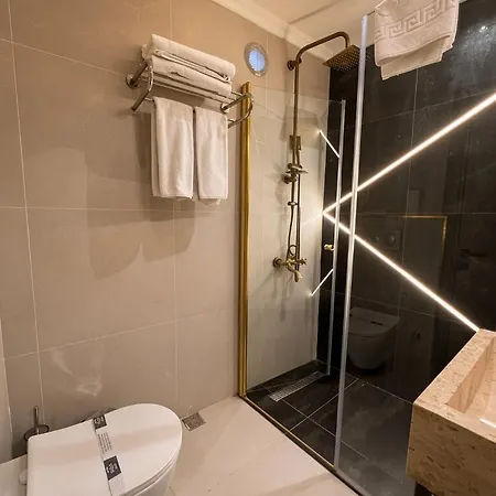By Kinyas Hotel 5*
