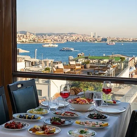 By Kinyas Hotel 5*