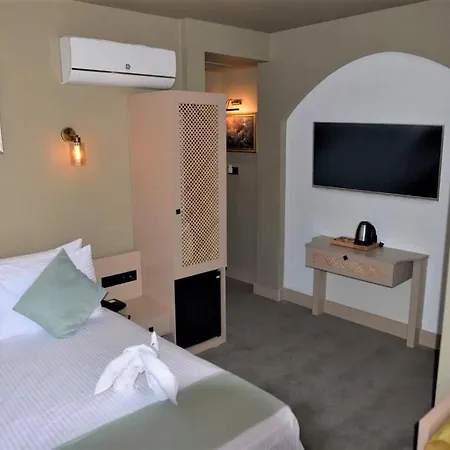 Hotell By Kinyas