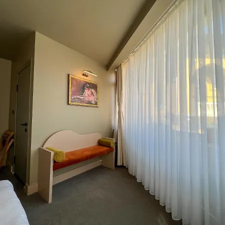 Hotel By Kinyas 5*