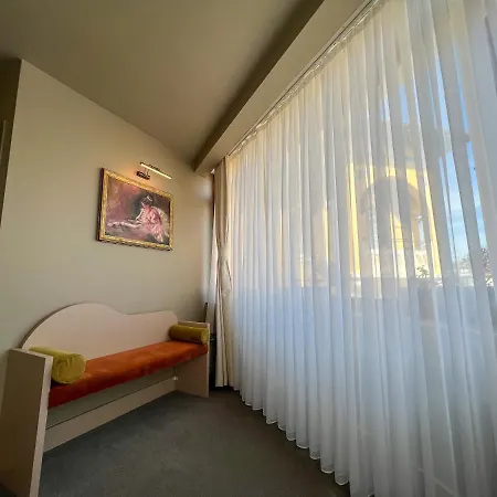 By Kinyas Hotel 5*